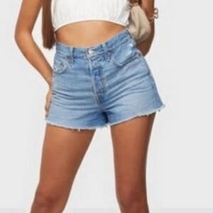 Levi's Ribcage Short Sz 32